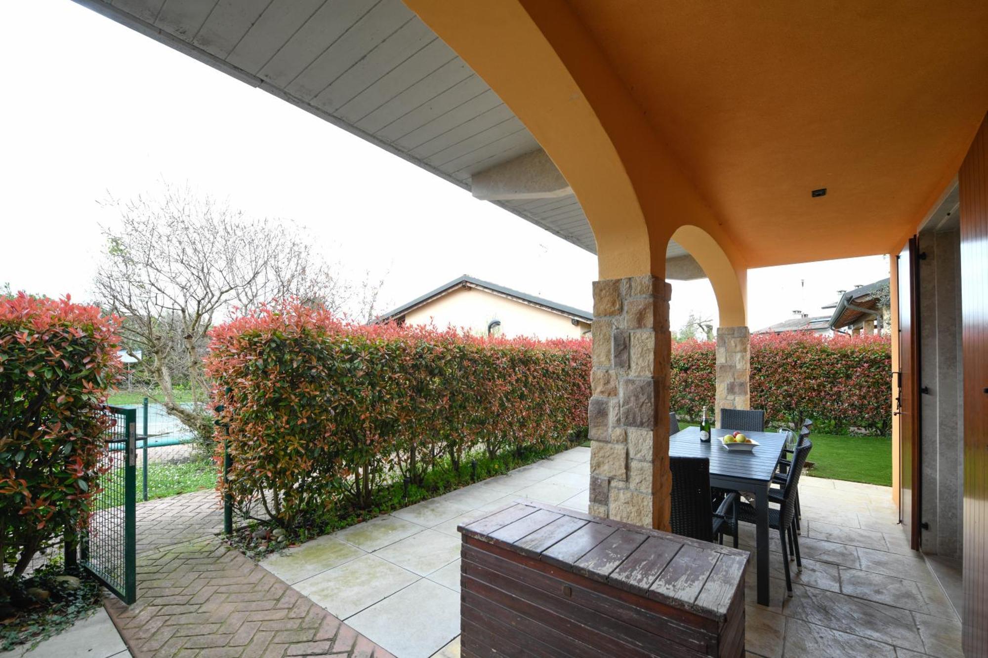 Casa Bacher Pool&gardenprivate&2,5kilometri To Center Peschiera del Garda