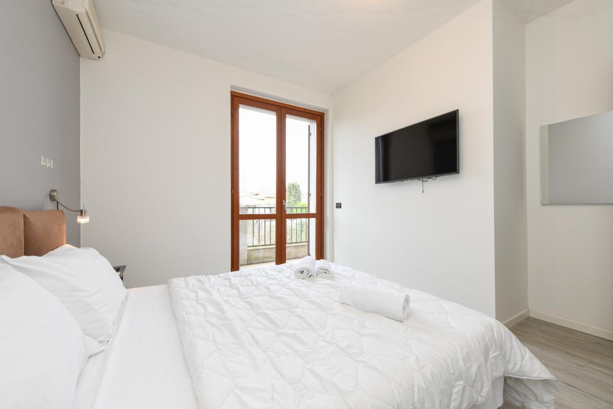 Casa Bacher Pool&gardenprivate&2,5kilometri To Center Peschiera del Garda